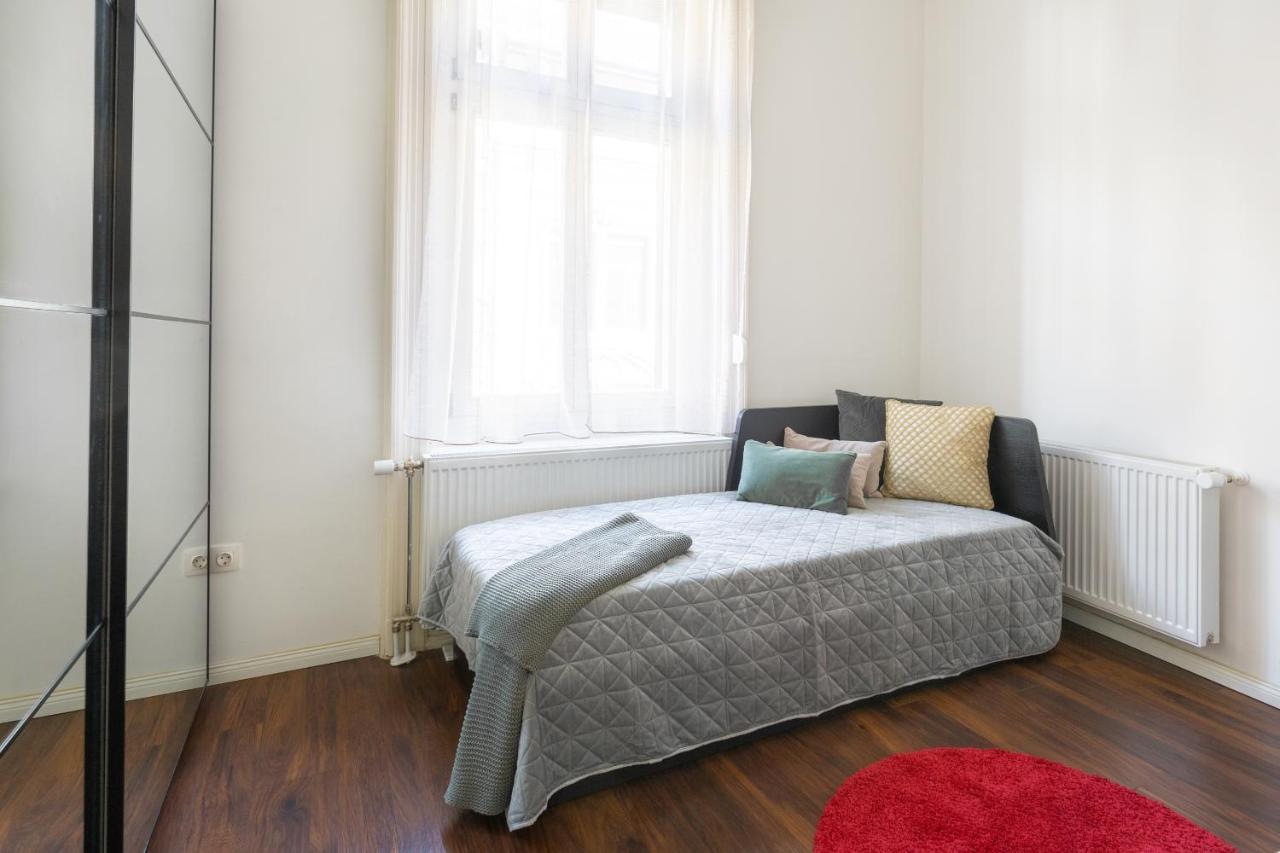 Red Dot One - New Unit In Heart Of Jewish Quarter Apartment Budapest Ngoại thất bức ảnh